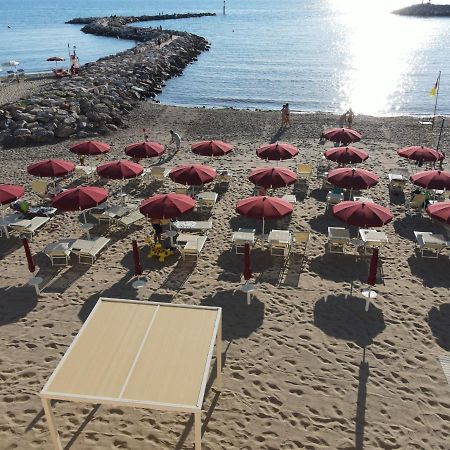 Miio Hotel San Vincenzo Esterno foto