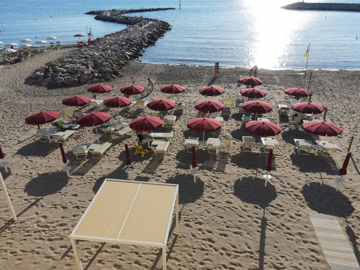 Miio Hotel San Vincenzo Esterno foto